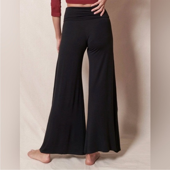 SIVANA Bamboo Flare Pants in Black - Picture 2 of 9